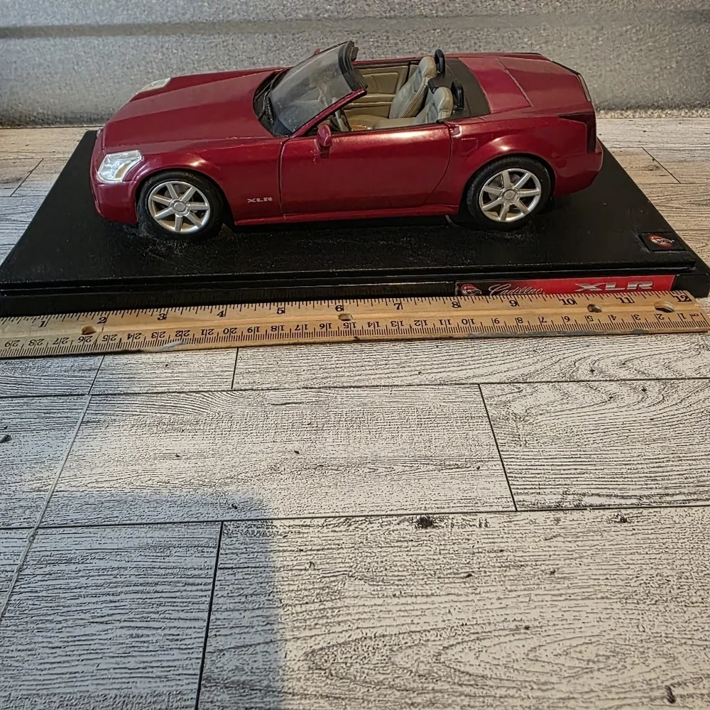 Hot Wheels sleek red